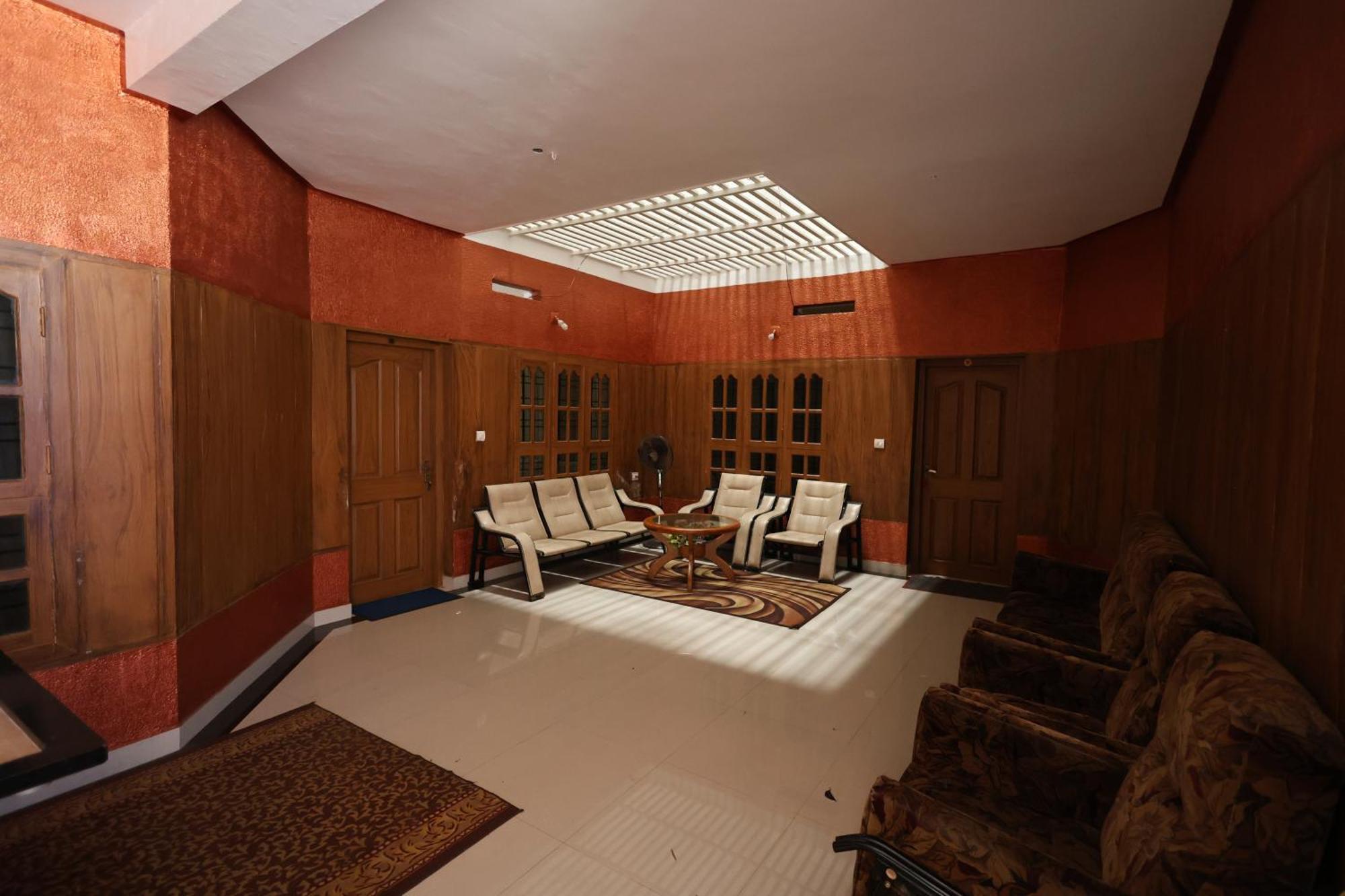 ホテル Wayanad Regal Residency カルペッタ エクステリア 写真